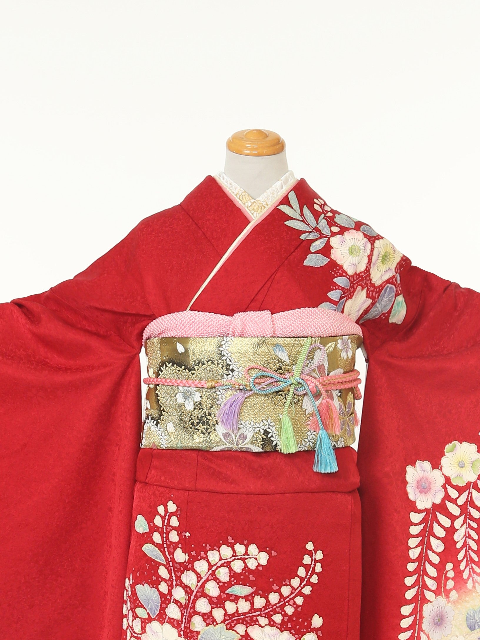振袖4泊5日】赤地下がり藤に辻が花 – Rinto Kimono Rental